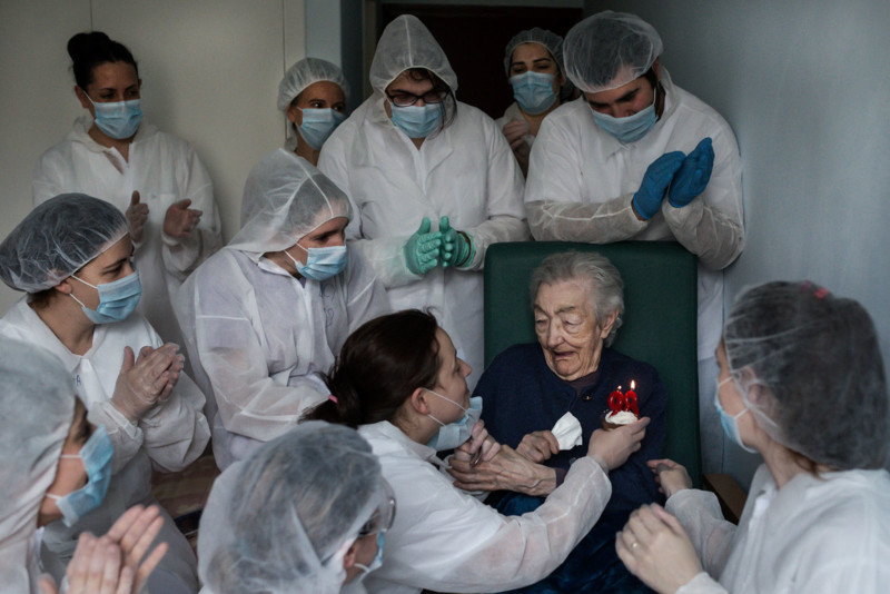 Taken in and around his hometown of Ourense in the region of Galicia, photojournalist Brais Couto presents a series of poignant and dramatic scenes exploring local events and issues ranging from the effects of the pandemic to forest fires and carnival season.