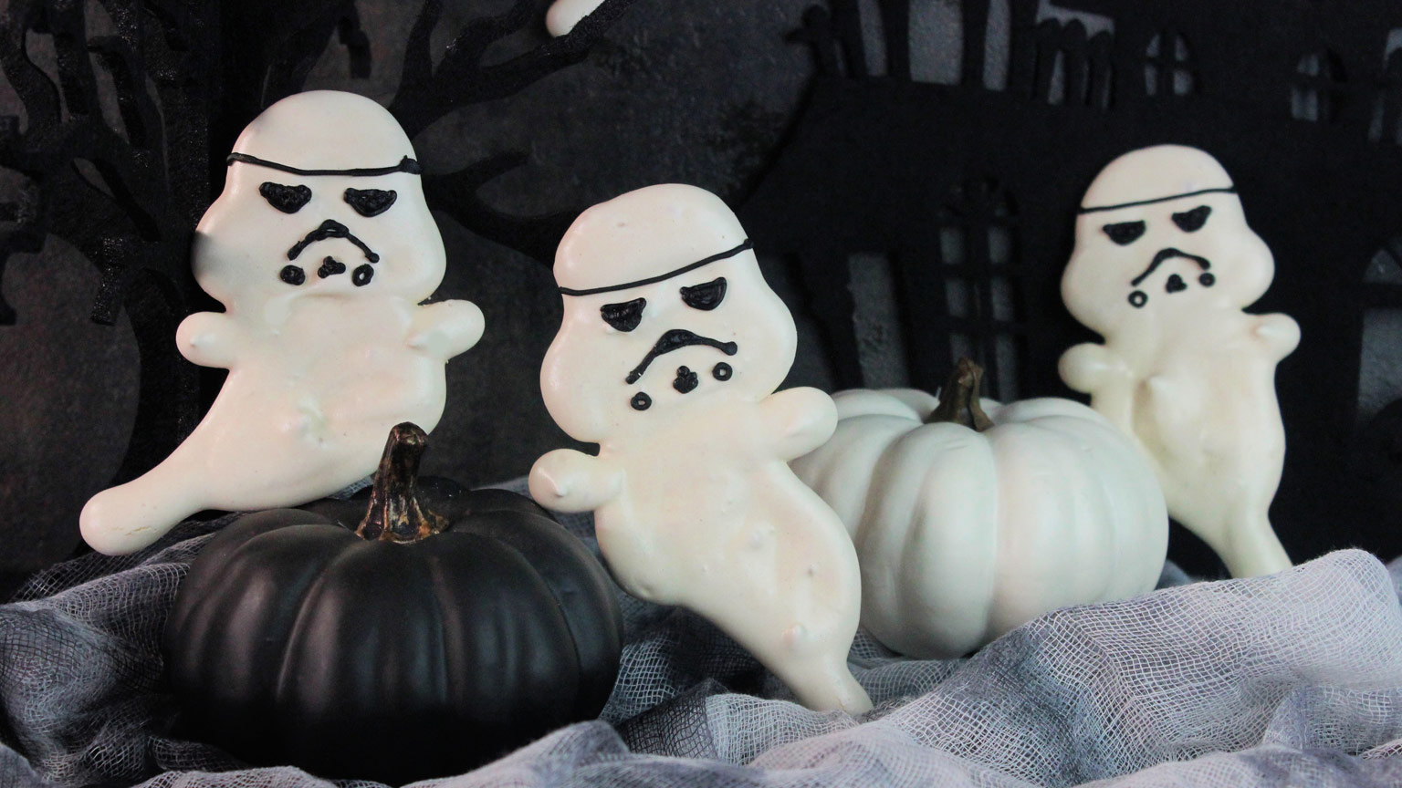 Stormtrooper Ghost Meringues